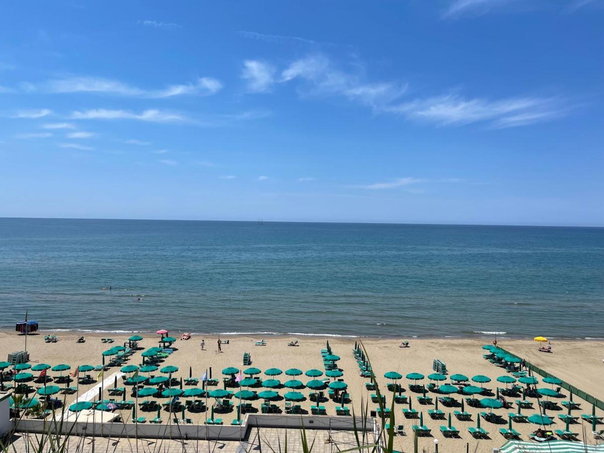 Domus Lavinia "Levante" - Anzio Exteriör bild